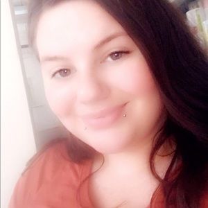 Meet your Posher, Halie